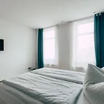 Hentschels 3*